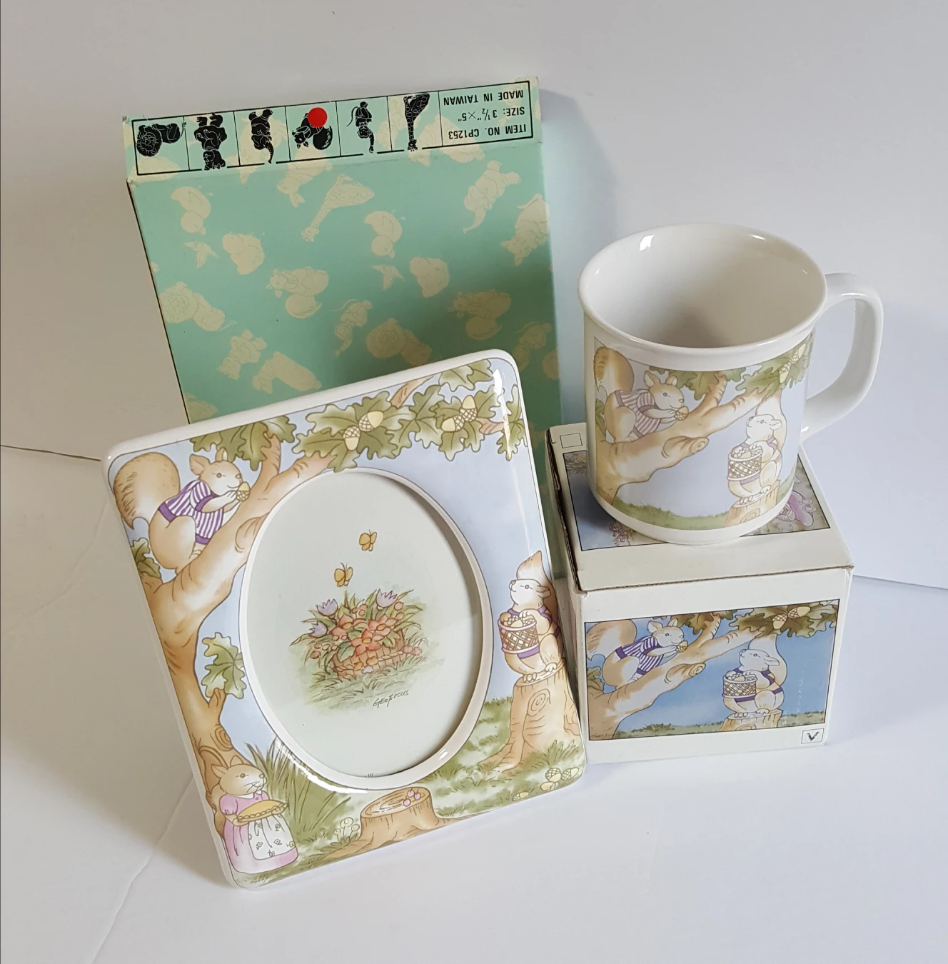Kids Ceramic Mugs and Picture frame set image indicator(6)