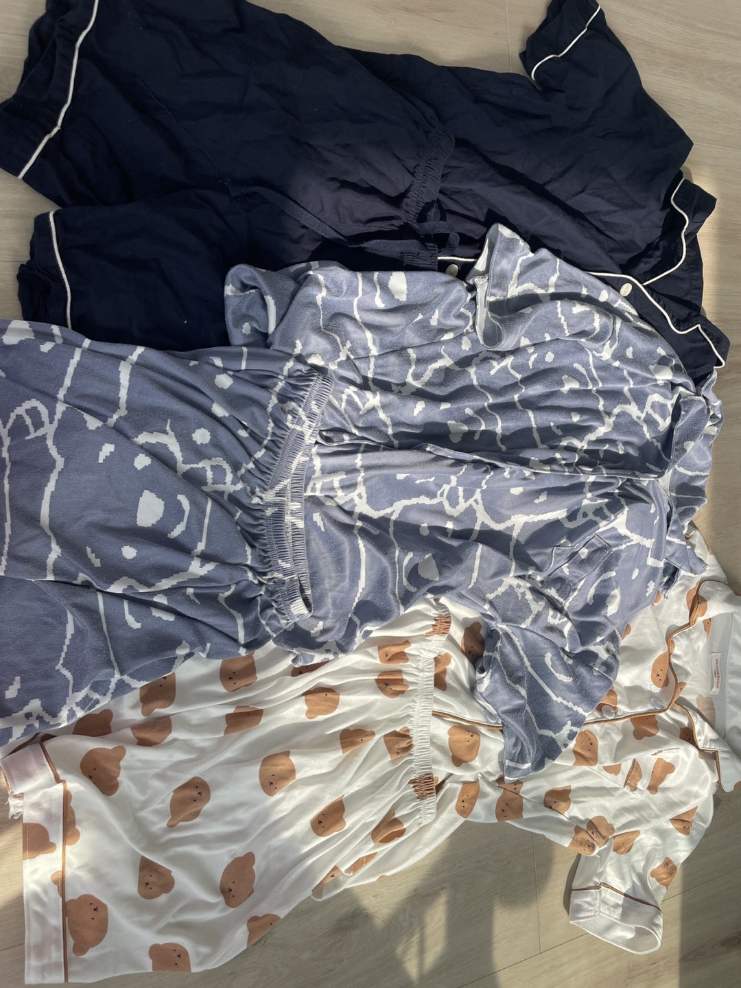 3 Pajama set total: $10 - photo 5