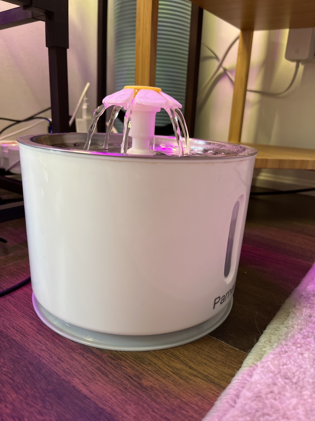Cat water fountain with extra filters - photo 2