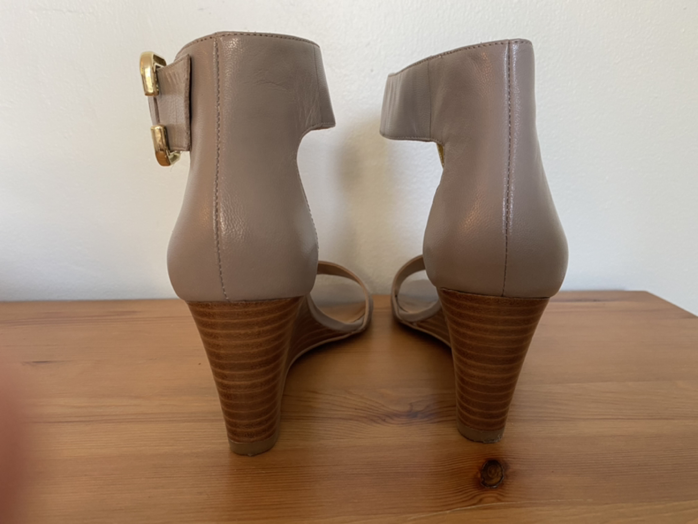 Grey leather heels, size 7 - photo 2