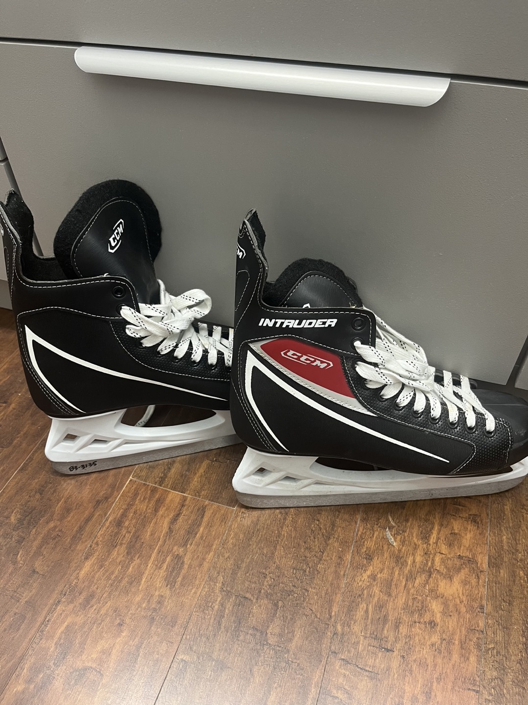 CCM Intruder Size 10 Adult Skates - photo 3
