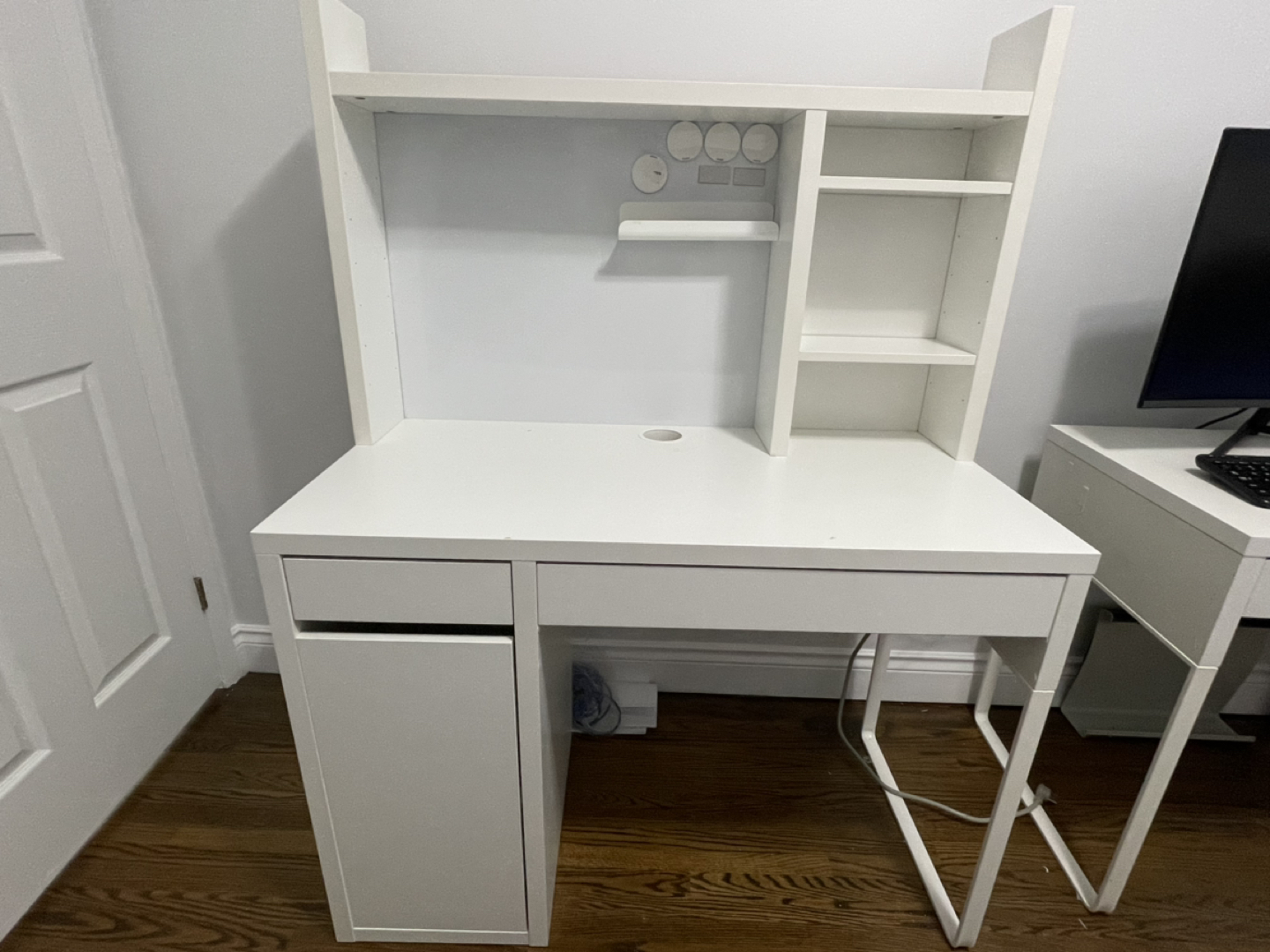 IKEA MICKE DESK WITH WHITEBOARD EXTENSION - photo 2