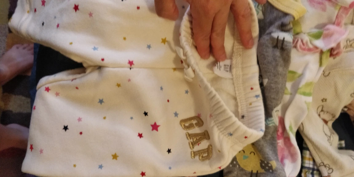 50 pieces of super cute 3-6mo clothes! GAP and Disney  image indicator(9)