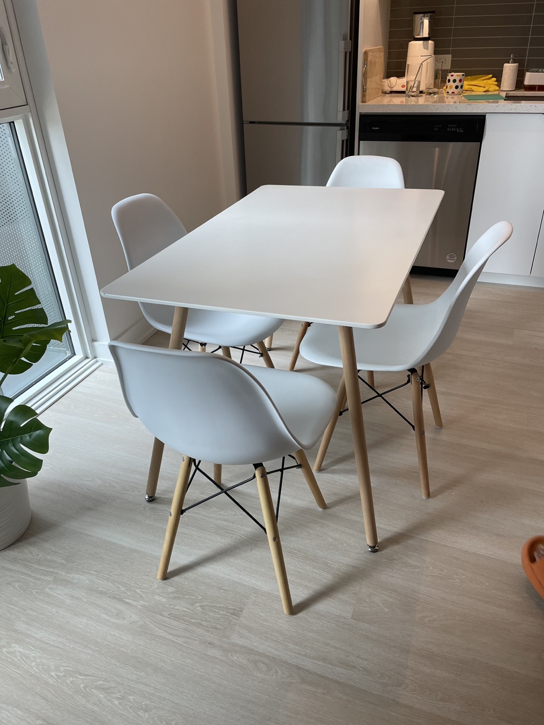 4- Person Dining Set (Rectangular table and 4 chairs) image indicator(2)