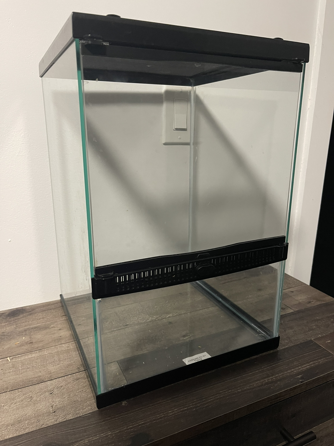 Glass tank with locks