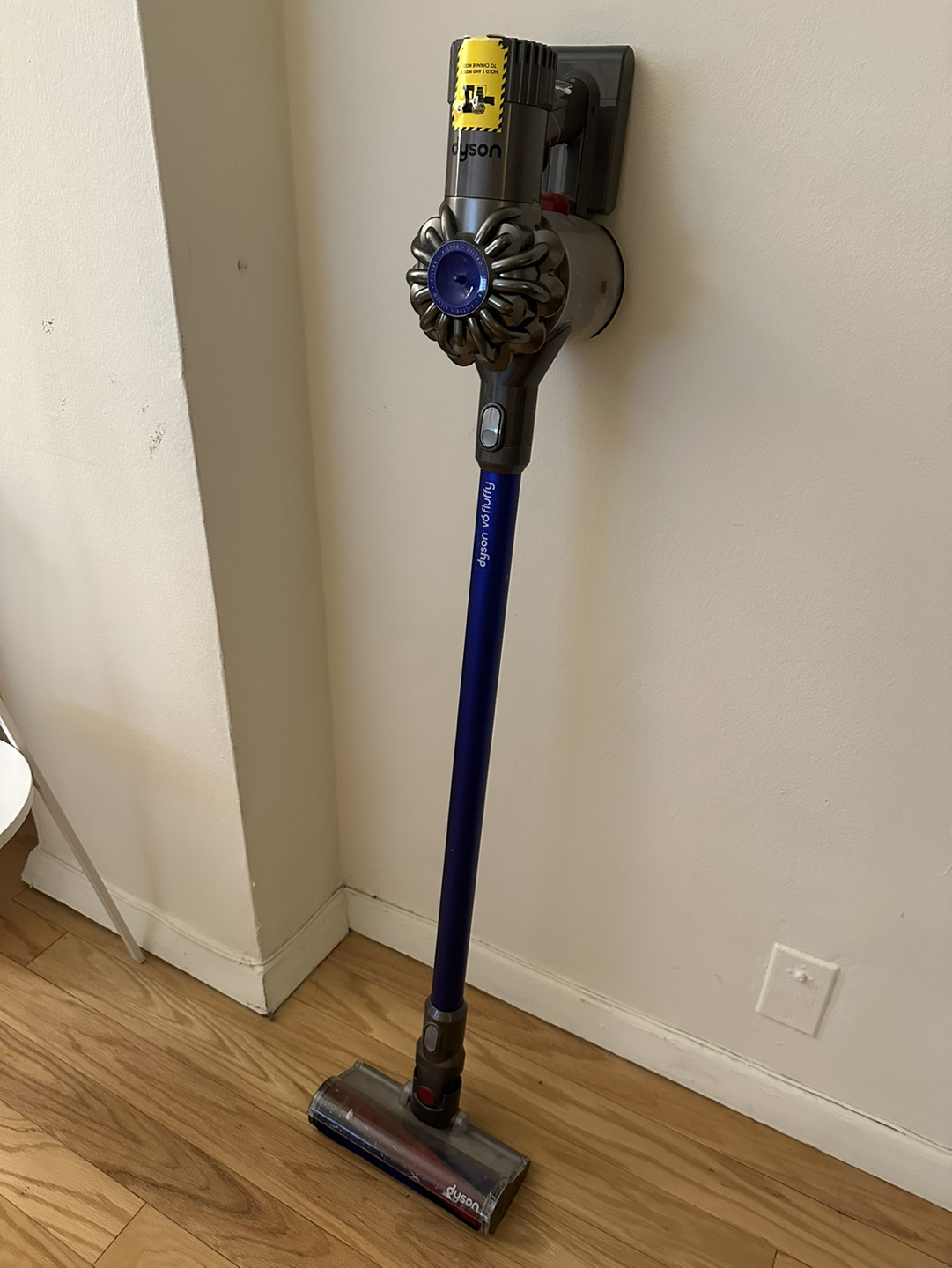Selling Dyson V6 fluffy