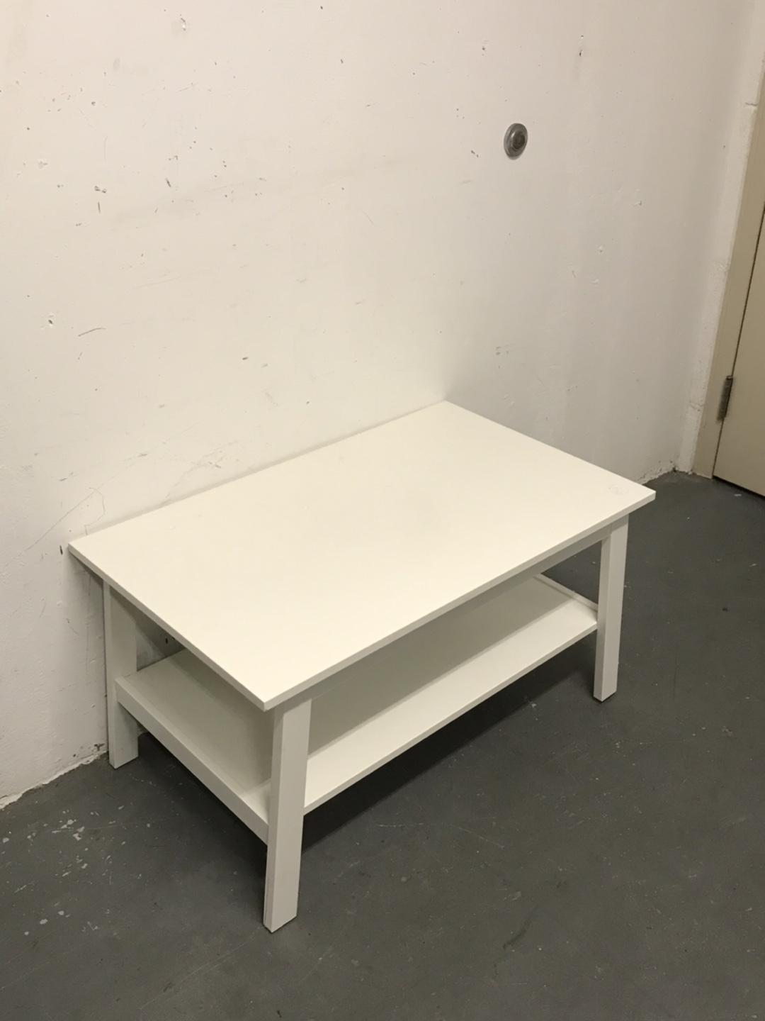 IKEA Elegant White Coffee Table 90cm Wide - photo 3