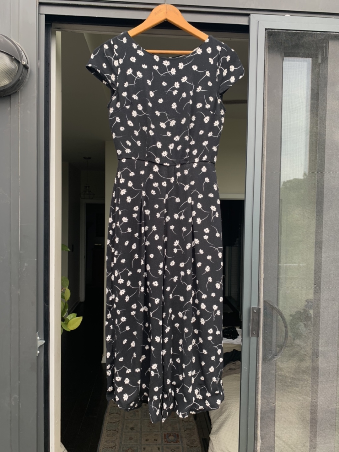 Black floral jumpsuit size s image indicator(2)