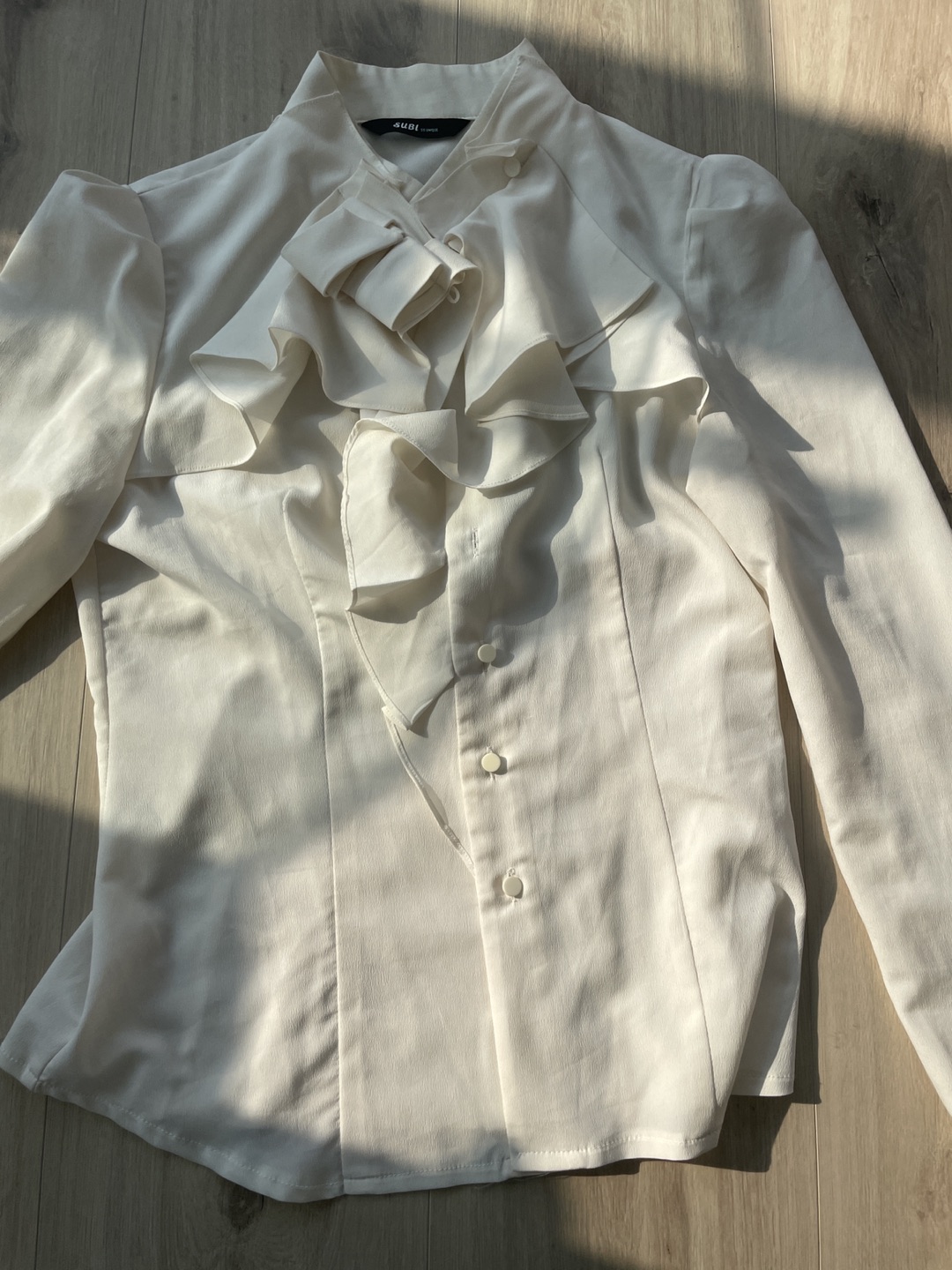 4 shirts set total:$10 - photo 3