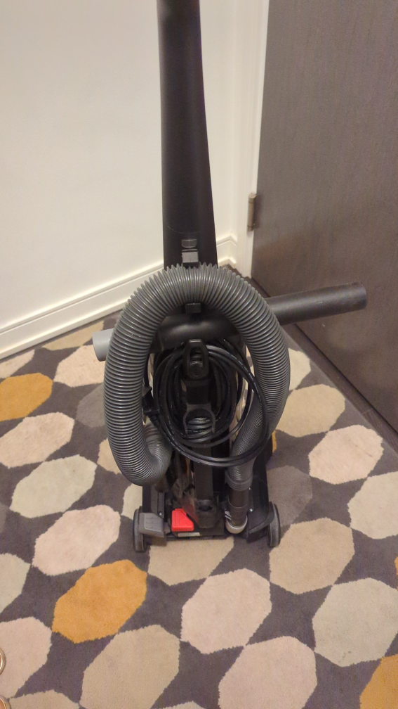 Moving out - Bissell PowerForce Vaccum - photo 2