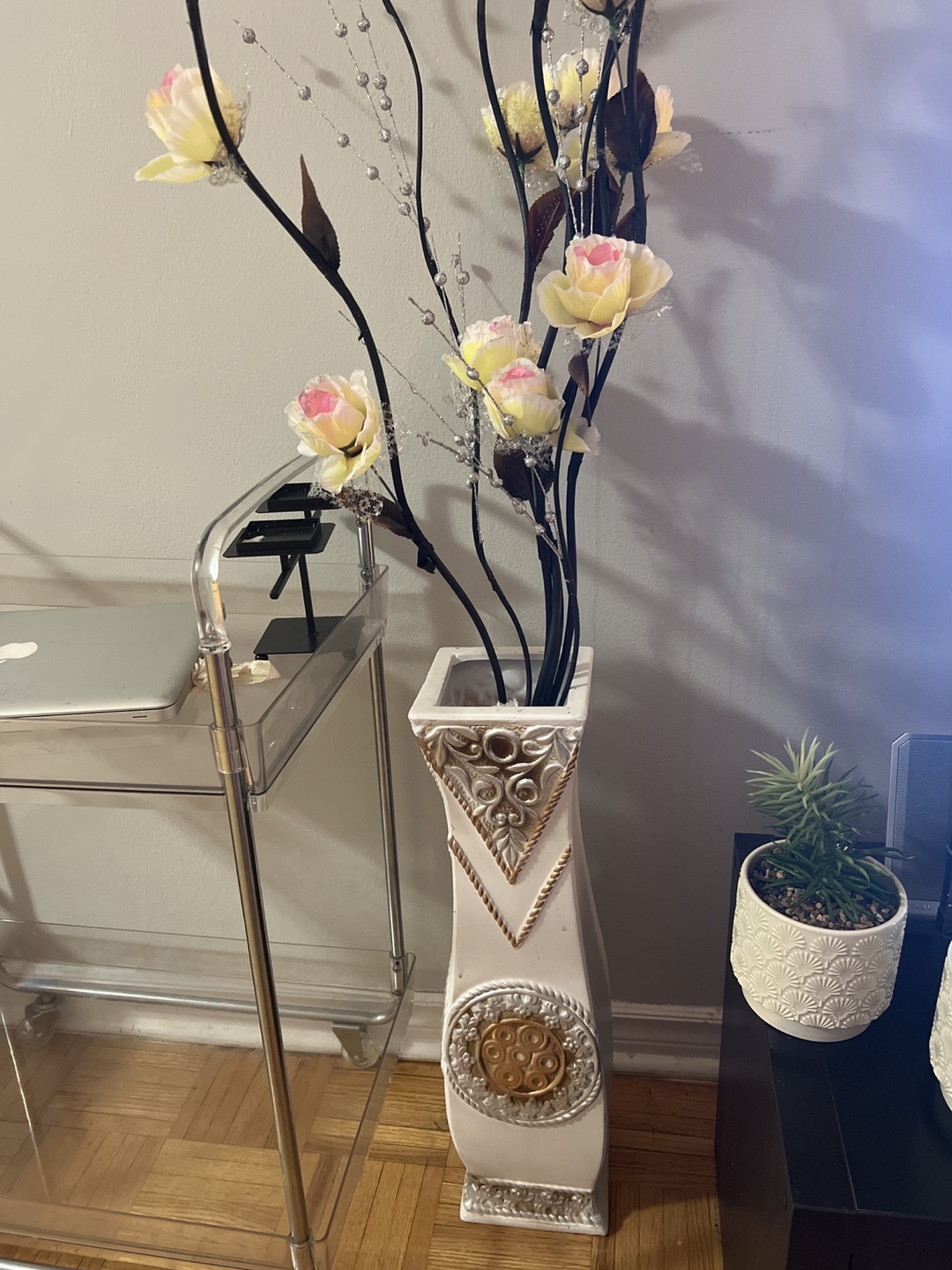 Design flower with the basin thumbnail