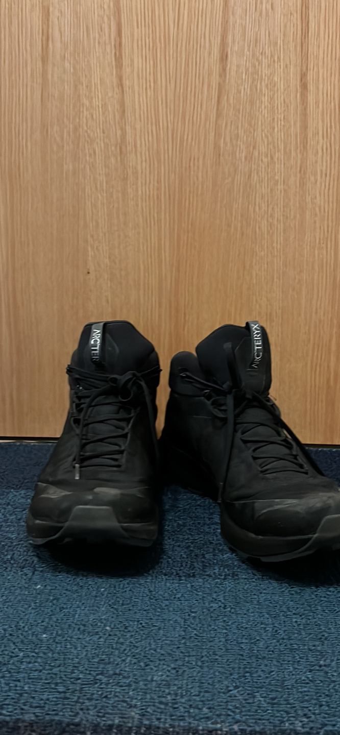 Arc’Teryx waterproof boot size 10.5 thumbnail