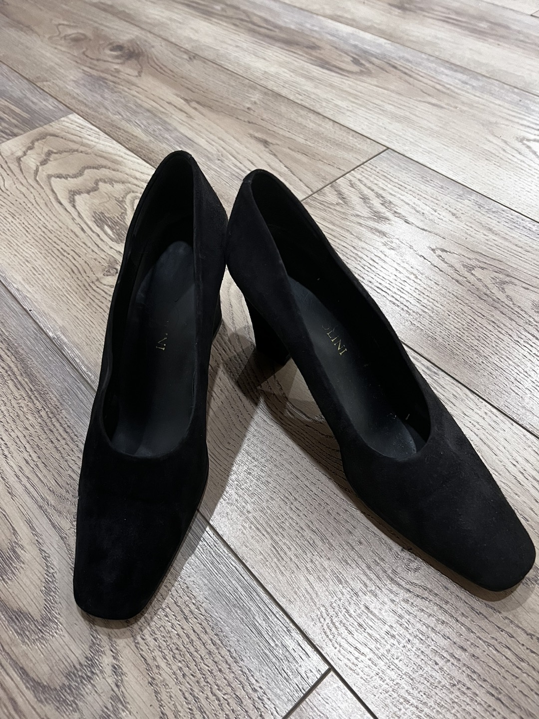 Black block heels thumbnail
