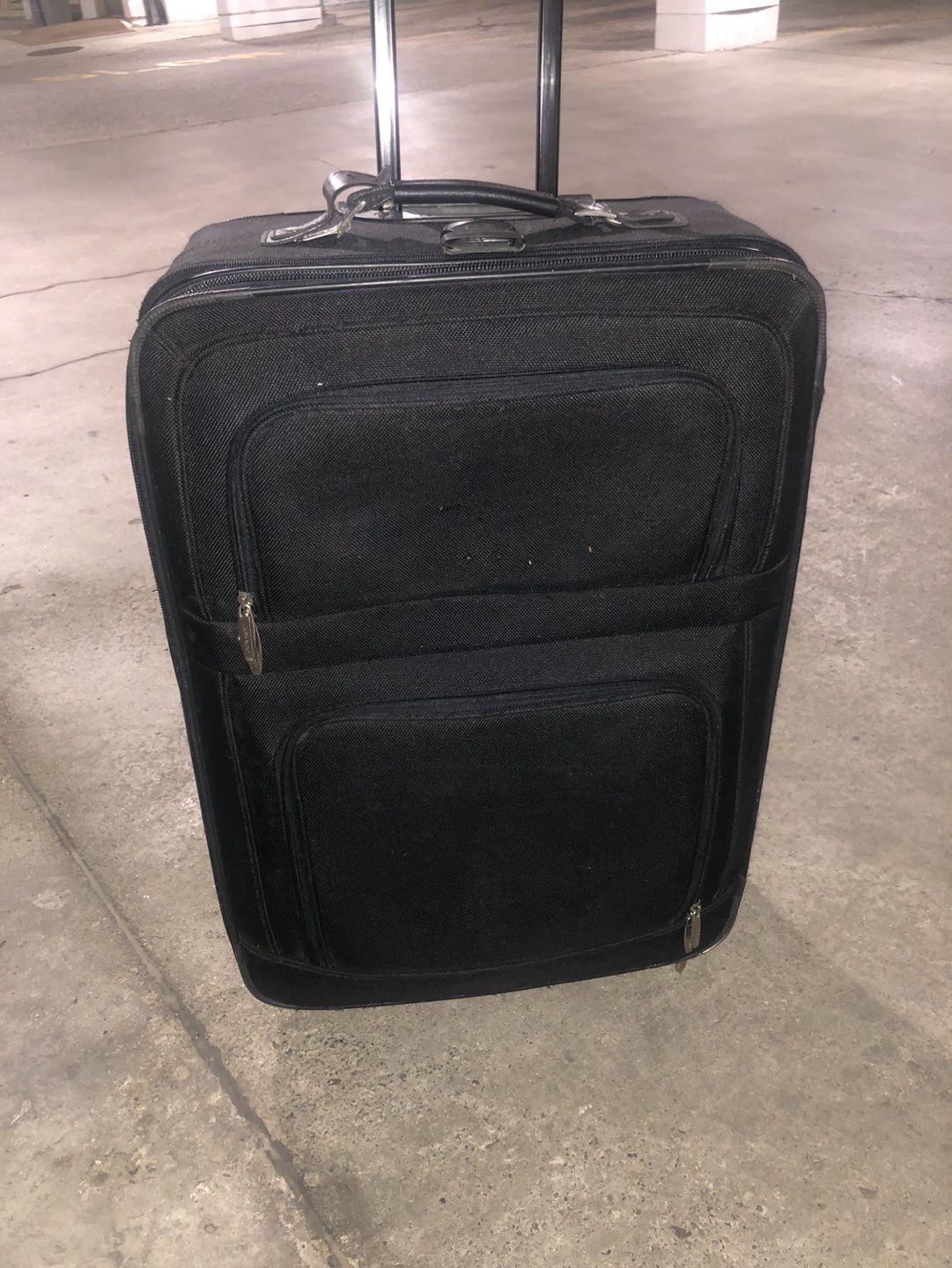 Medium Luggage thumbnail