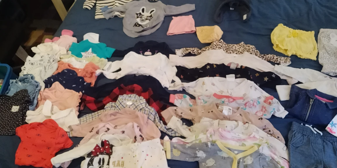 50 pieces of super cute 3-6mo clothes! GAP and Disney  image indicator(8)