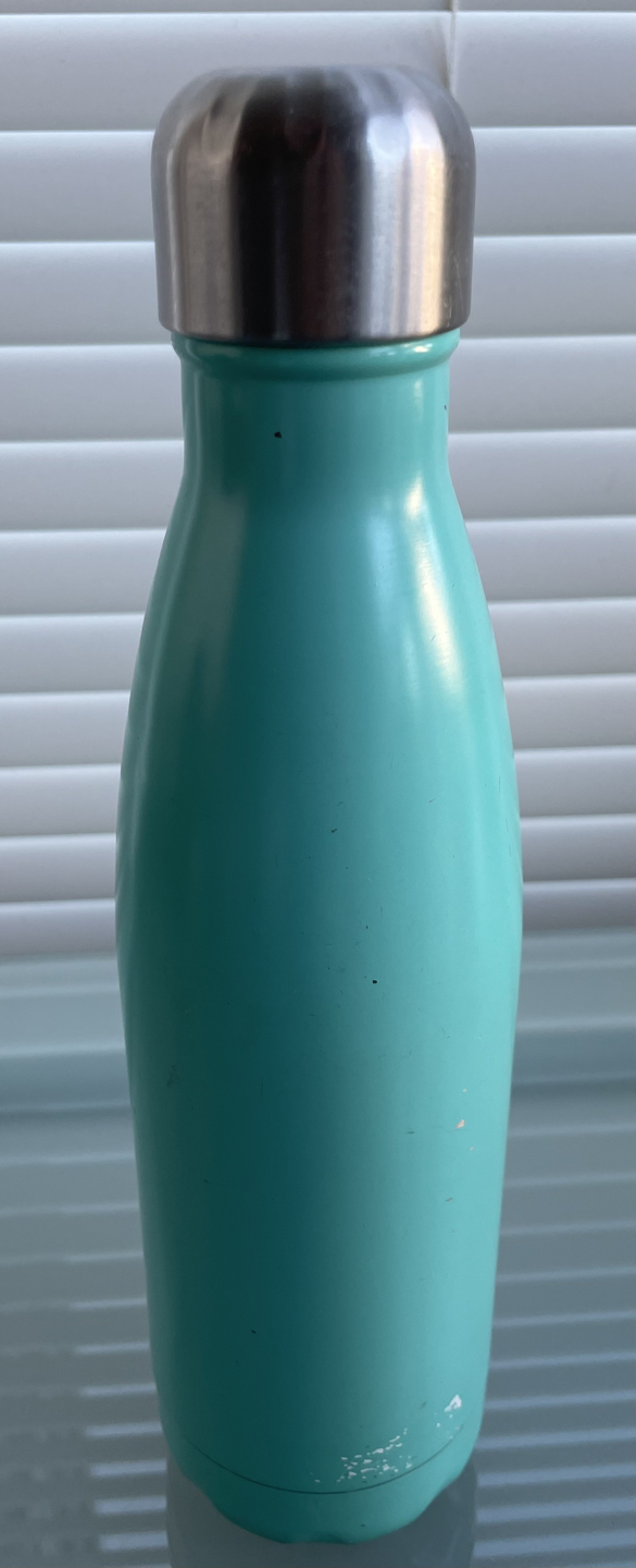 S’well water bottles image indicator(2)