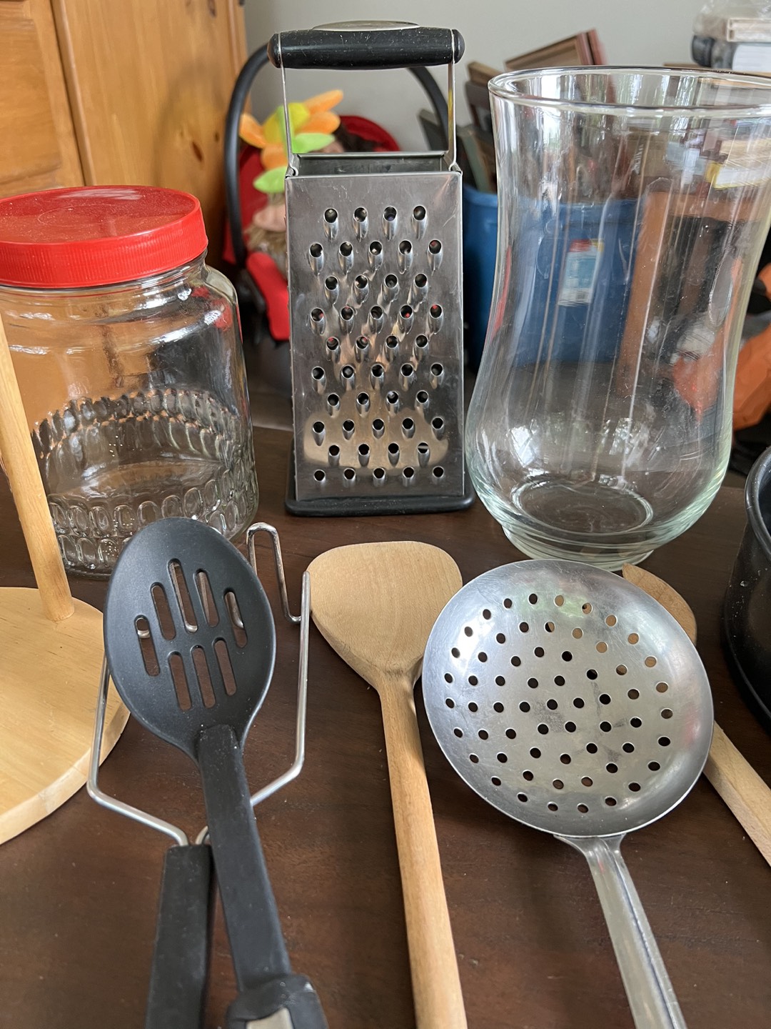 Kitchen stuff with delivery. Take it all for $20 image indicator(5)