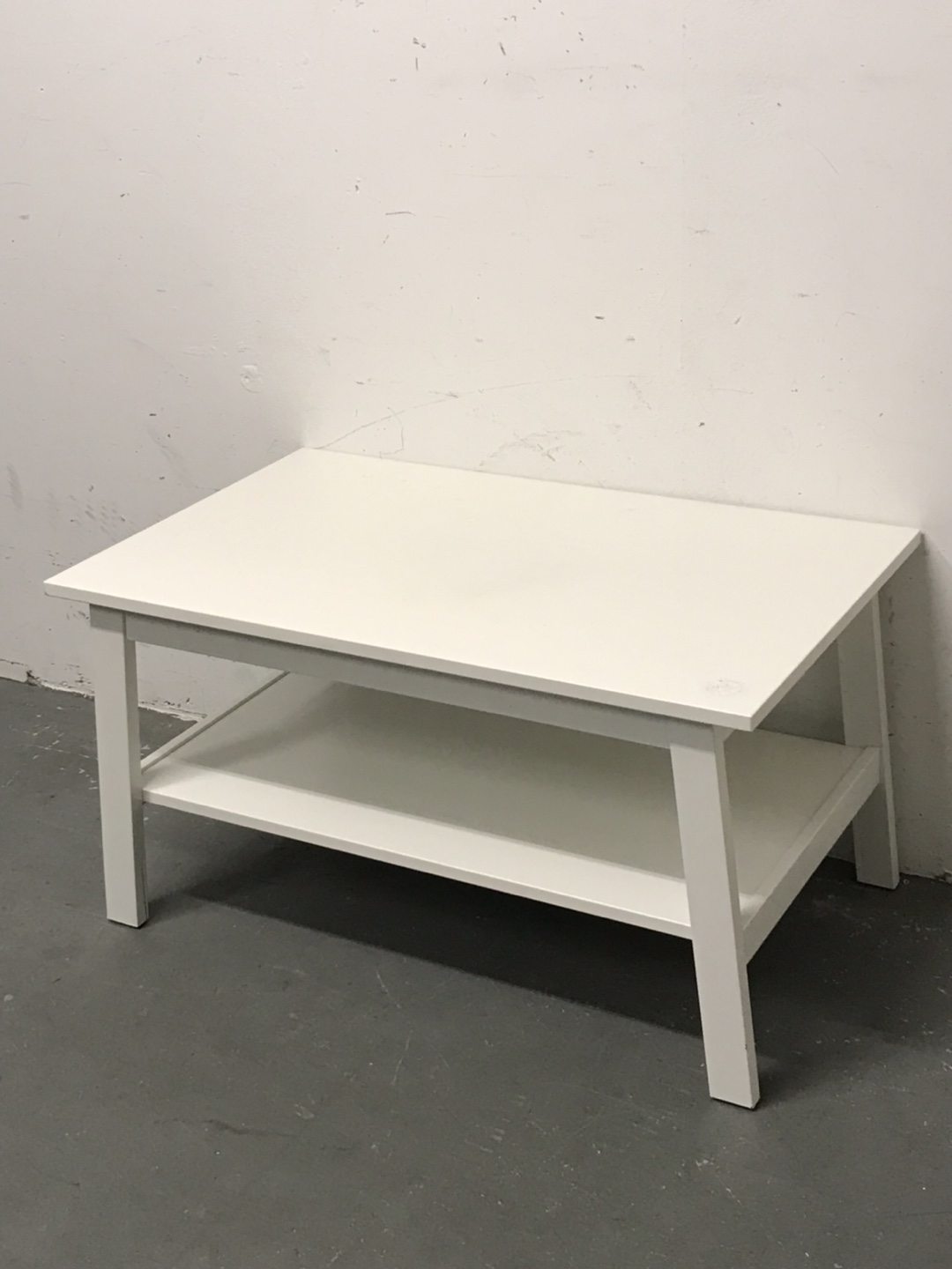IKEA Elegant White Coffee Table 90cm Wide - photo 4