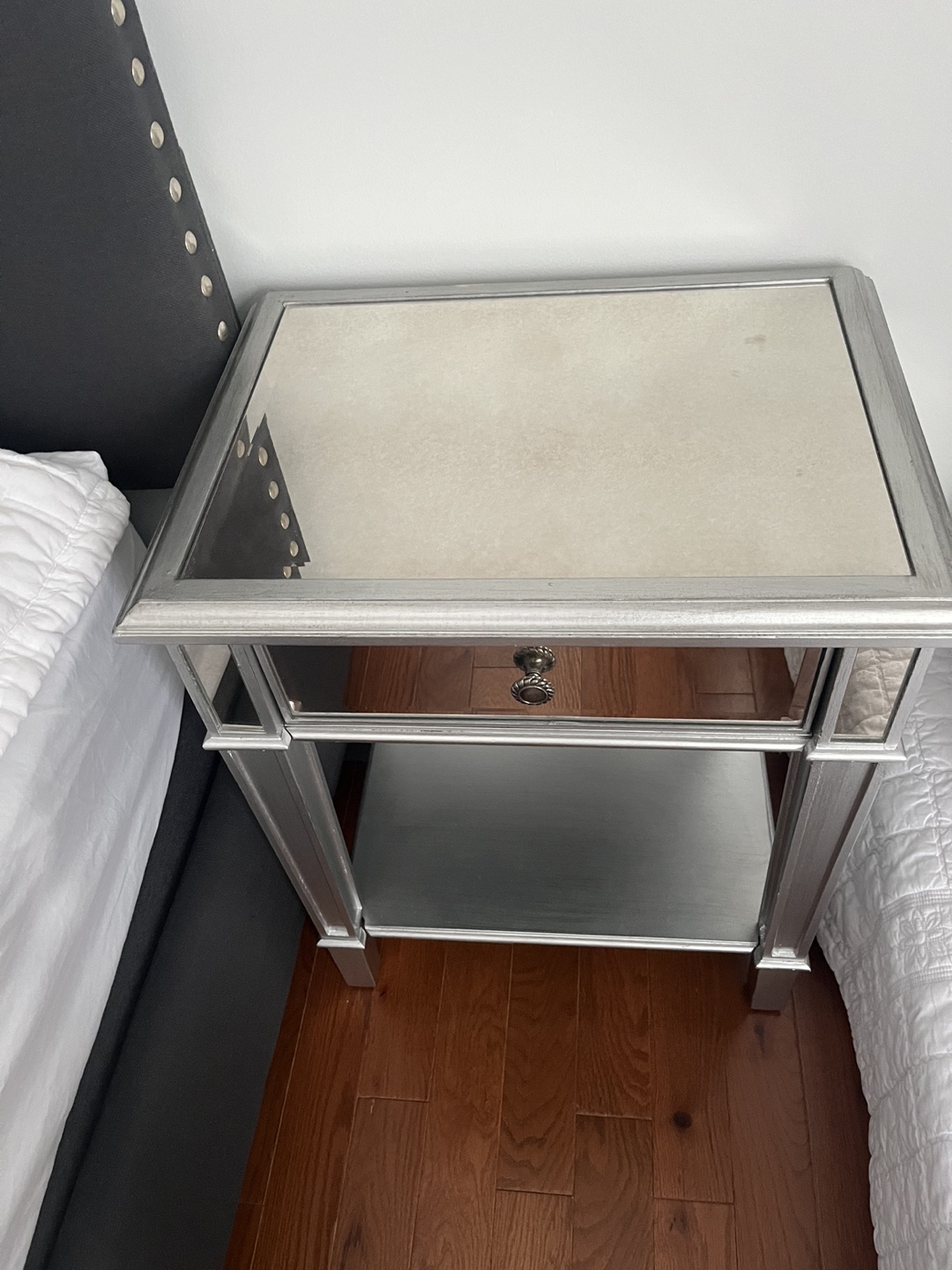 Pier 1 imports side tables set of 2 - photo 2