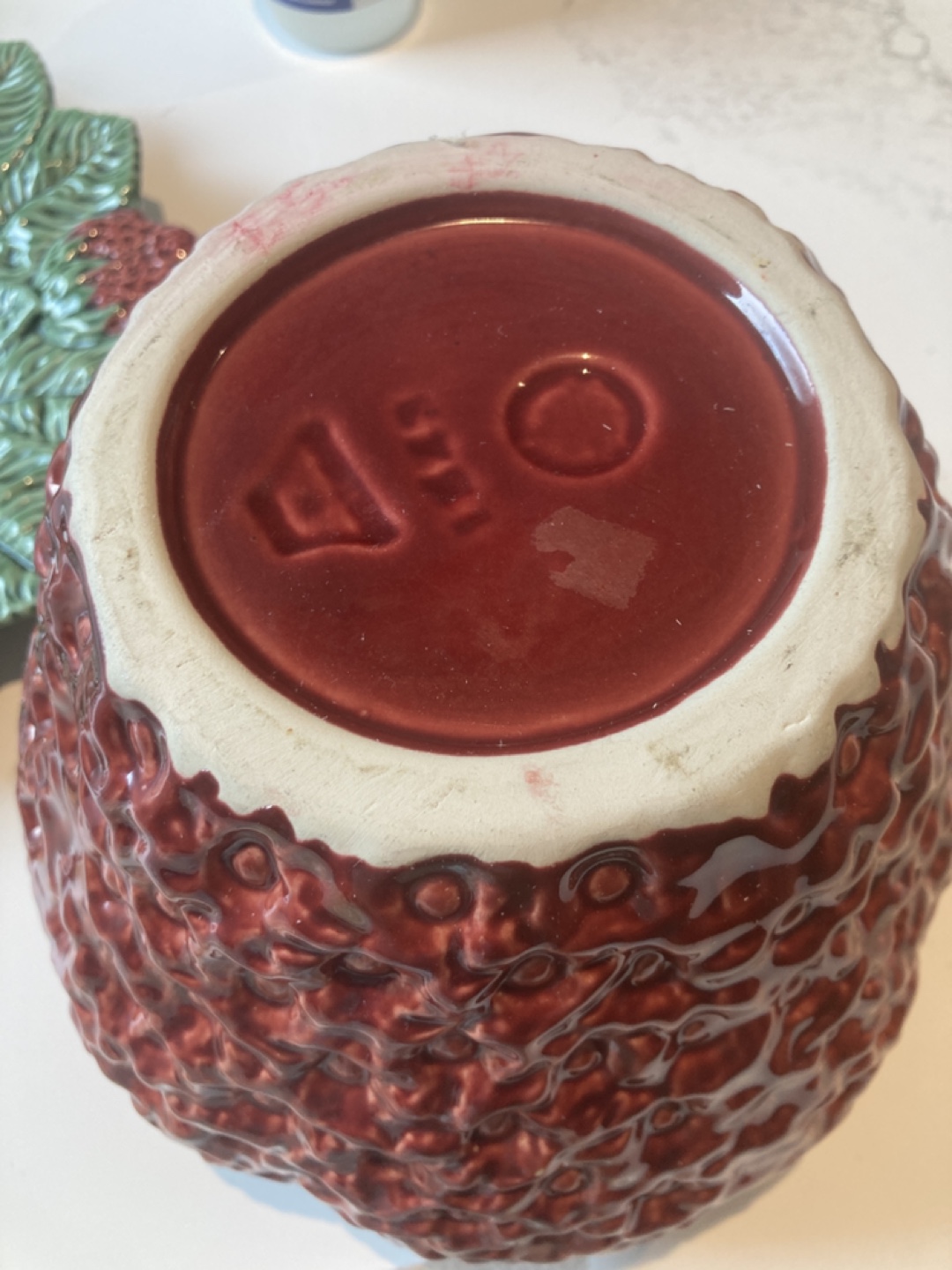 R. Bordallo Pinheiro Vintage Strawberry Tureen image indicator(6)