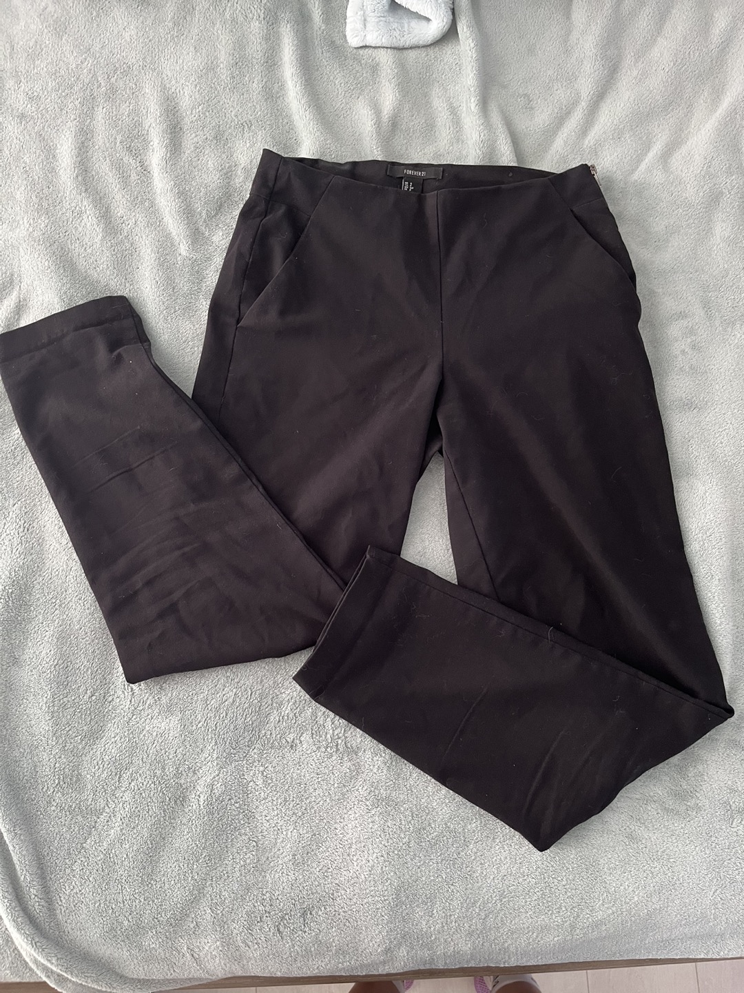 sleek black pants thumbnail