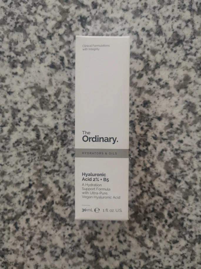 ** THE ORDINARY HYALURONIC ACID 2% + B5 **