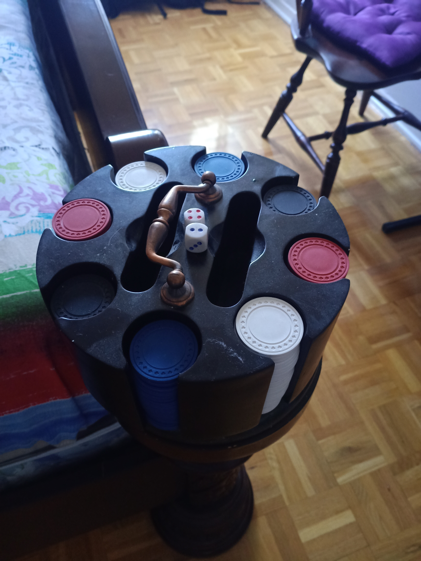 Rotating Poker Chips Set thumbnail