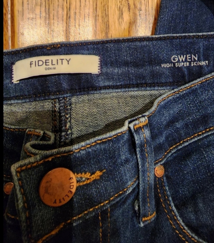 FIDELITY Jeans image indicator(4)