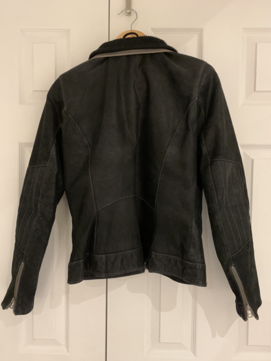 Women’s Danier Black Suede Jacket/Size S - photo 3