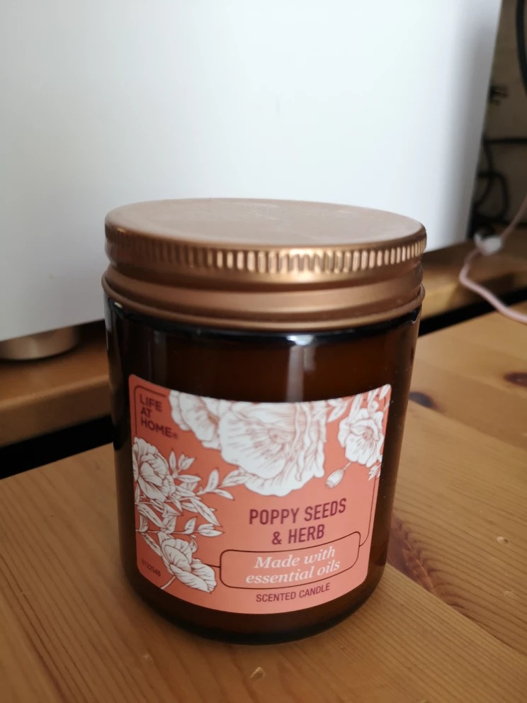 Scented candle thumbnail