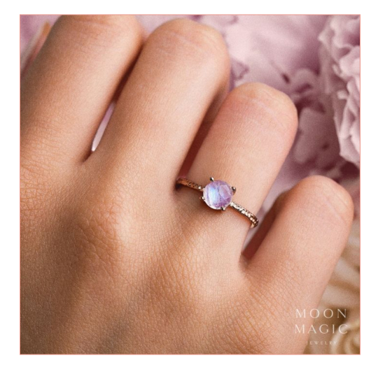 Moonstone Ring Size 7 - photo 3