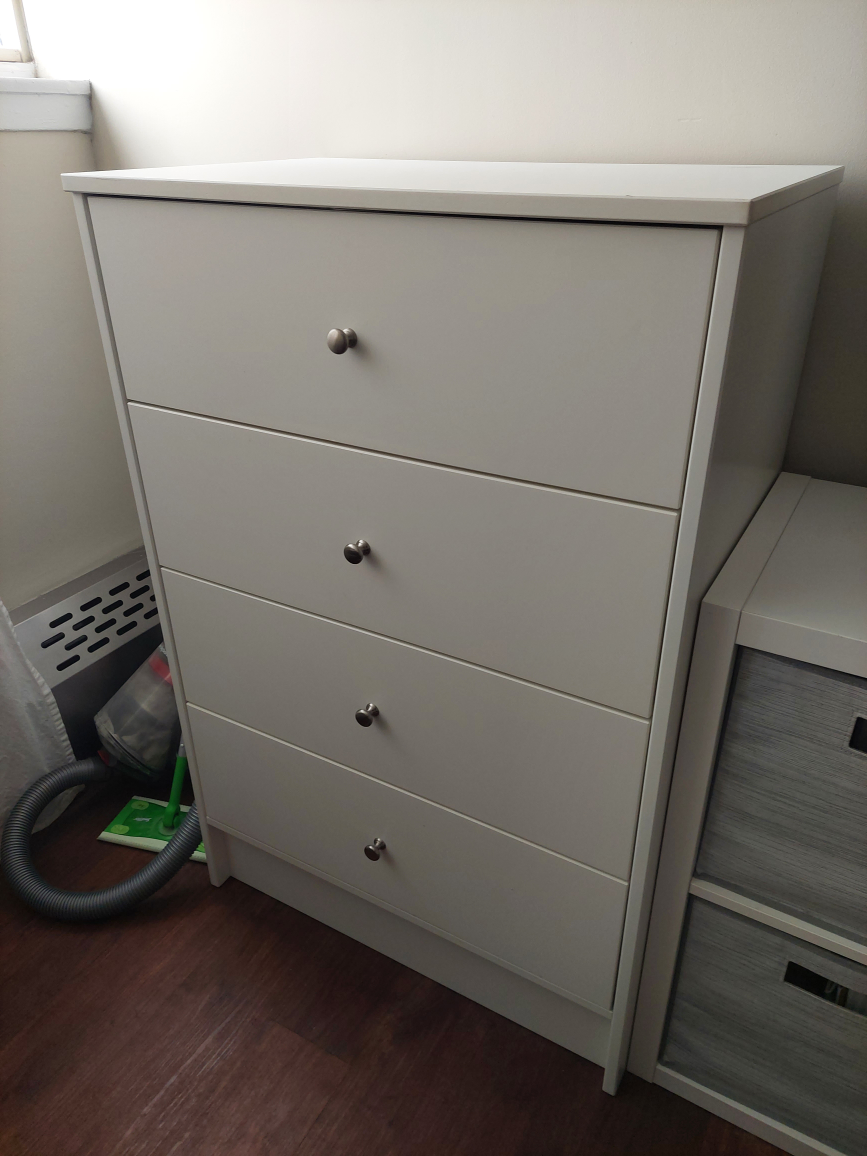 Moving sale - 4 Drawer Chest