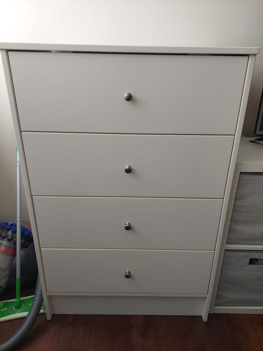 Moving sale - 4 Drawer Chest - photo 2