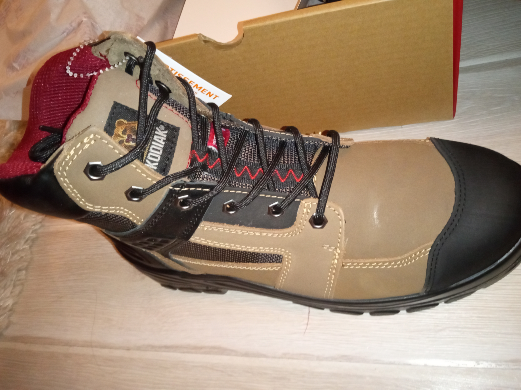 brand new safety shoes 👟 fresh out the box - photo 2
