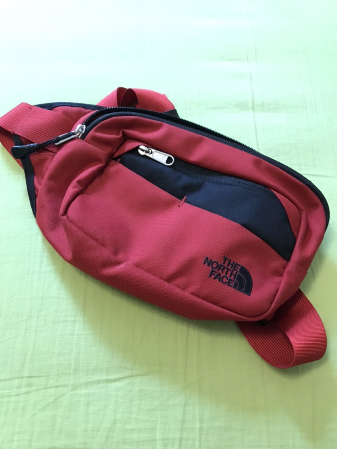 North Face bag 💰 thumbnail