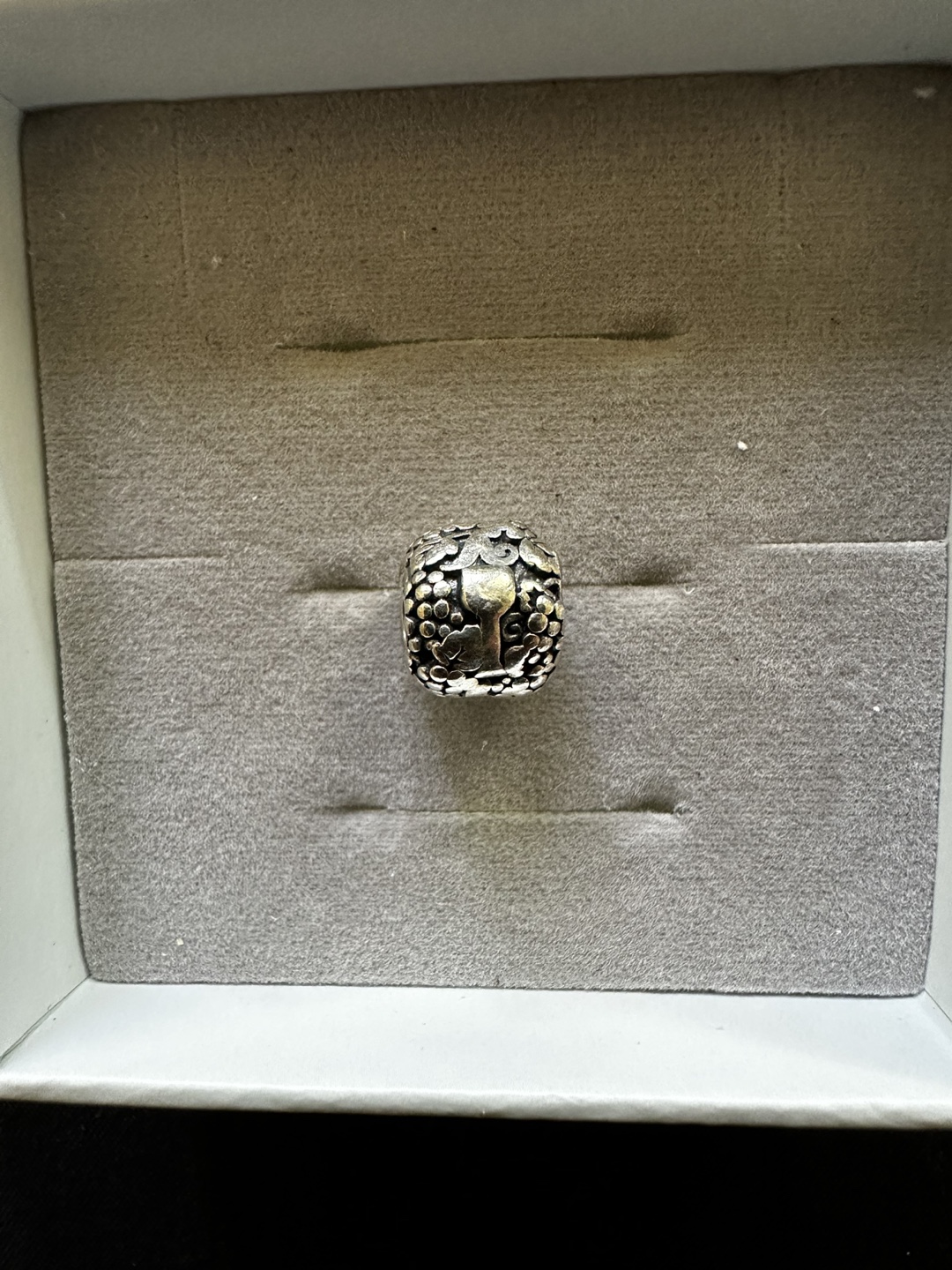 Vino(Wine) Pandora Charm thumbnail