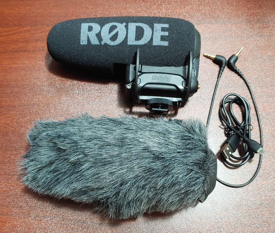 RODE VideoMic pro plus + DeadCat shield