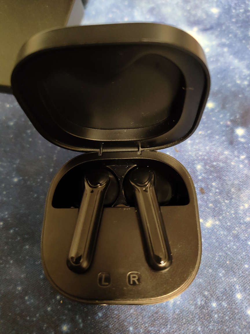 earbuds - photo 2
