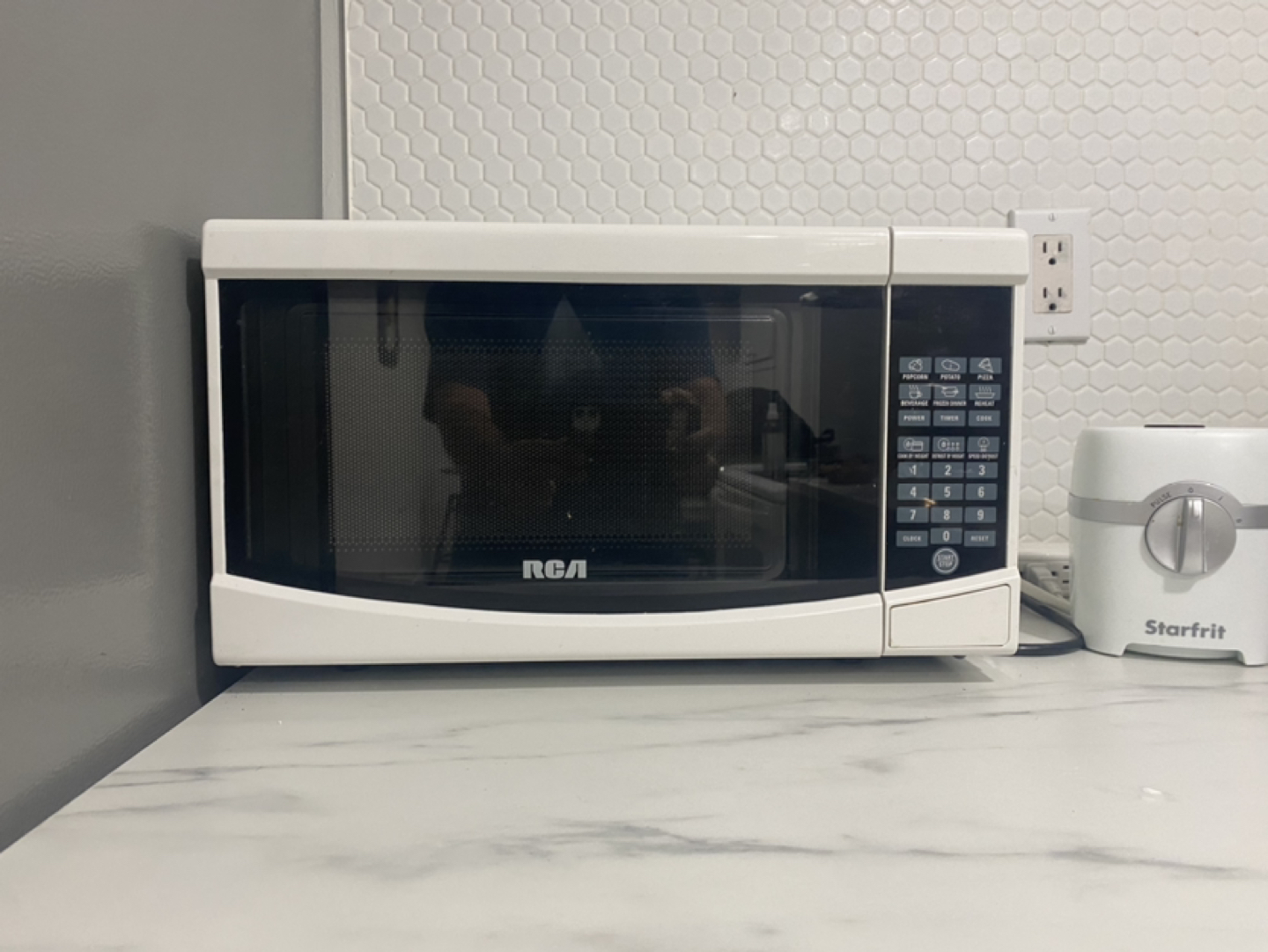 RCA microwave - photo 2