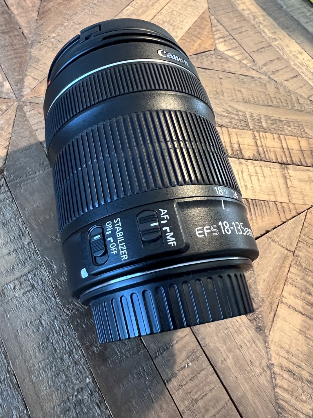Canon EFS Zoom lens 18-135mm STM like new! - photo 3