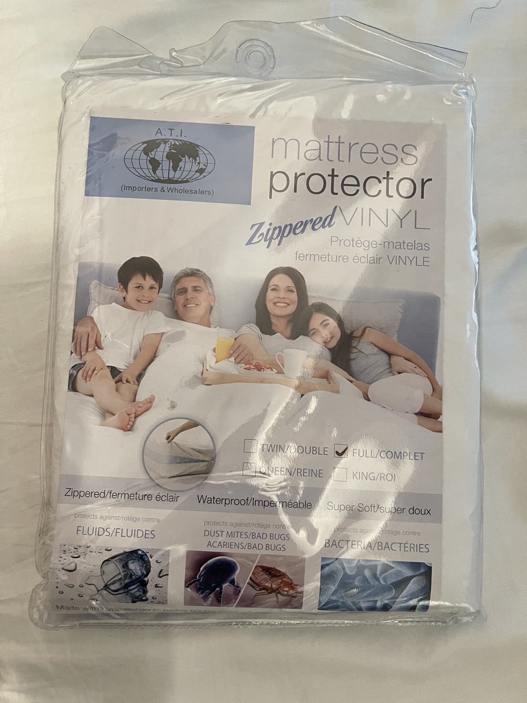 BNIB .. WATERPROOF MATTRESS protector .. full size thumbnail
