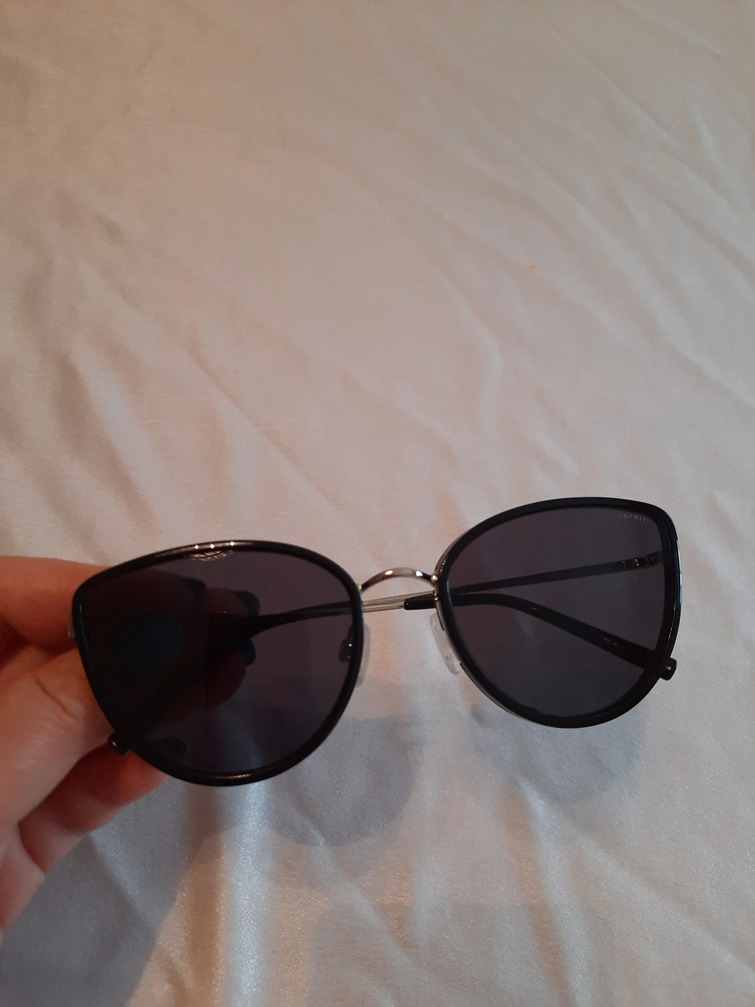 $10-> $5  Esprit Sunglass thumbnail