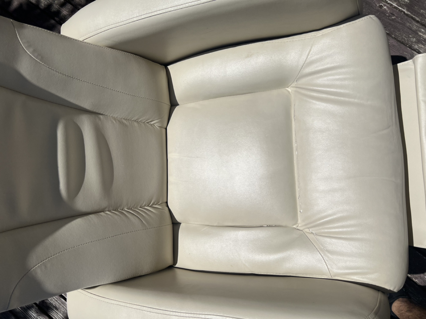 White relax chair - photo 4