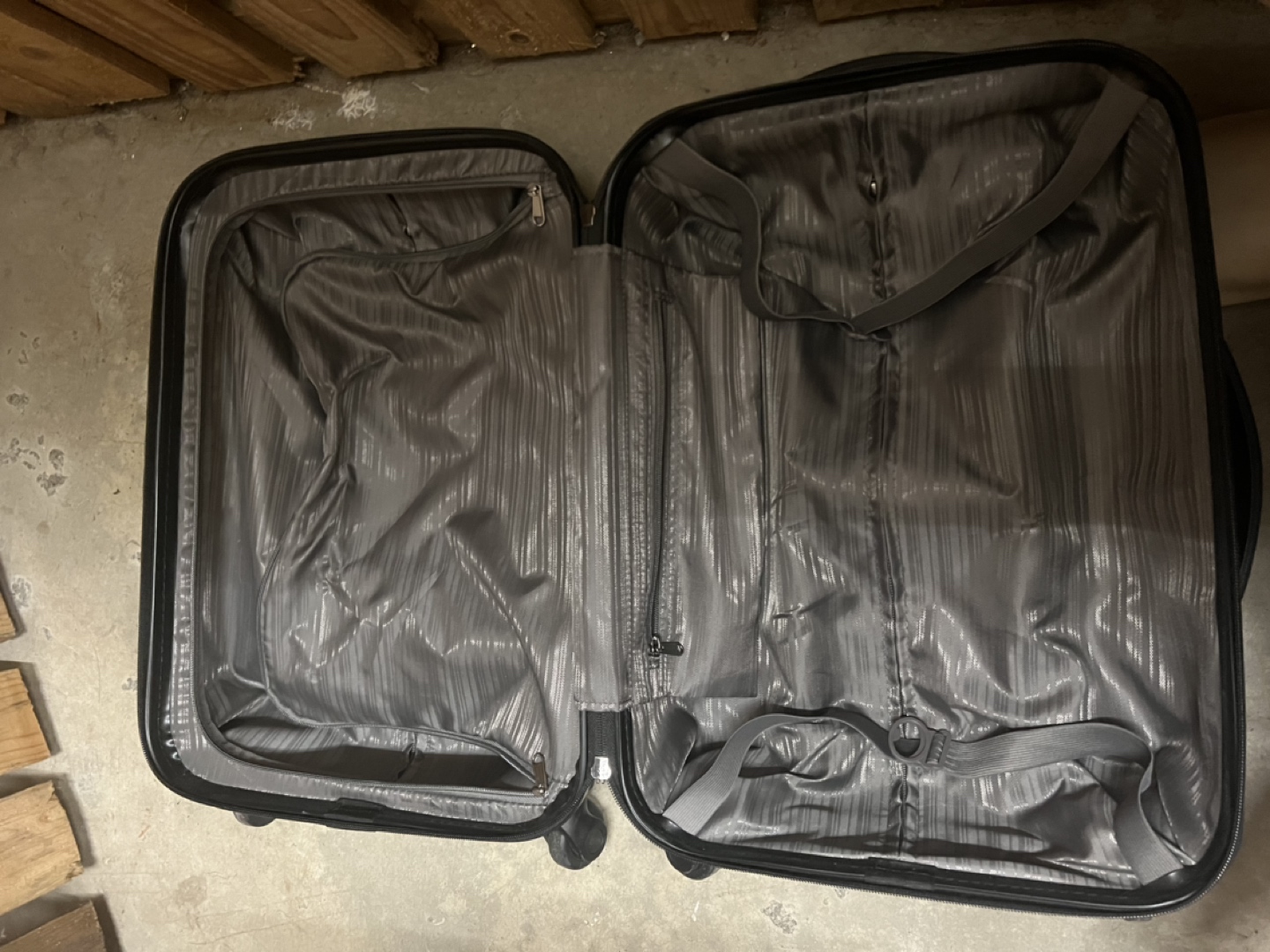 Kenneth Cole Carry on Luggage - photo 3