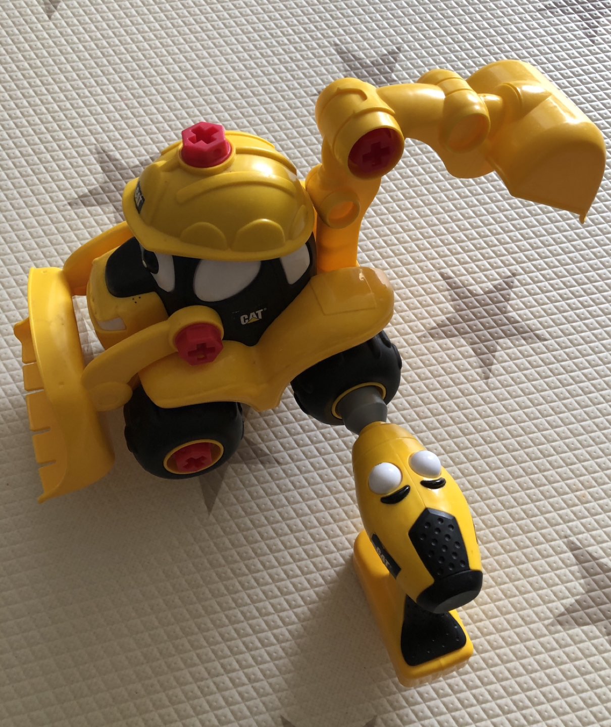 Cat bulldozer excavator & battery-powered boxer image indicator(2)