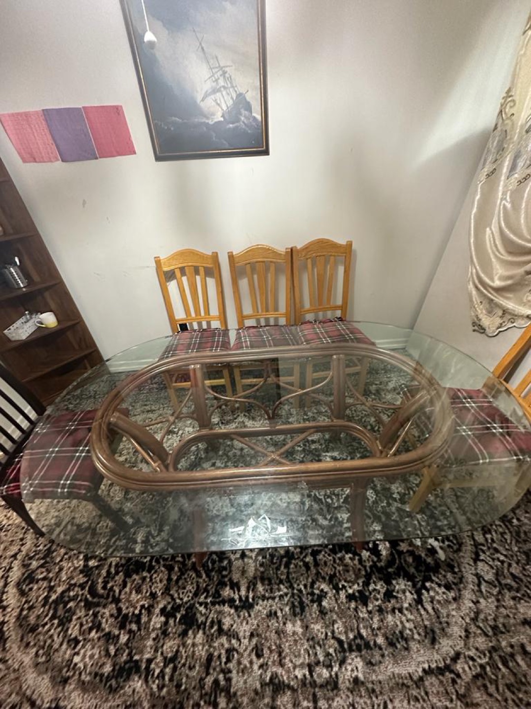 Dining table and 4 chairs - photo 4