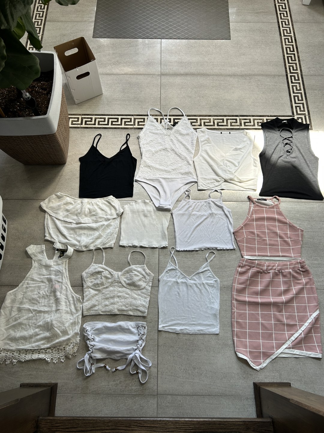 XS/S Mixed Lot of Gorgeous Shirts and Skirts 🤩 20 pieces! - photo 2
