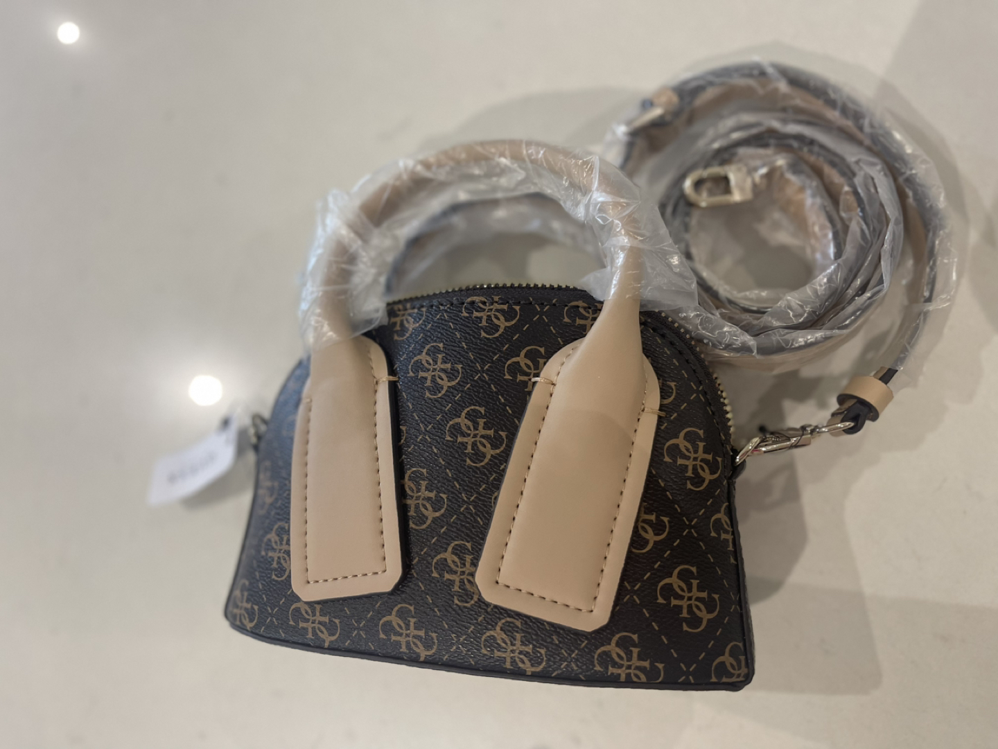 GUESS (brand new/never used) - photo 3