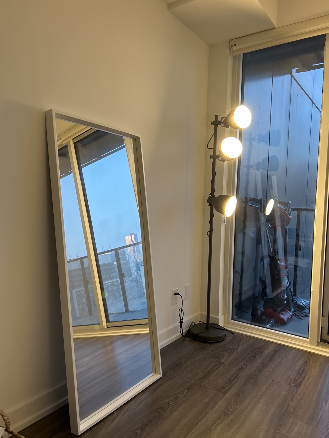 Mirror thumbnail