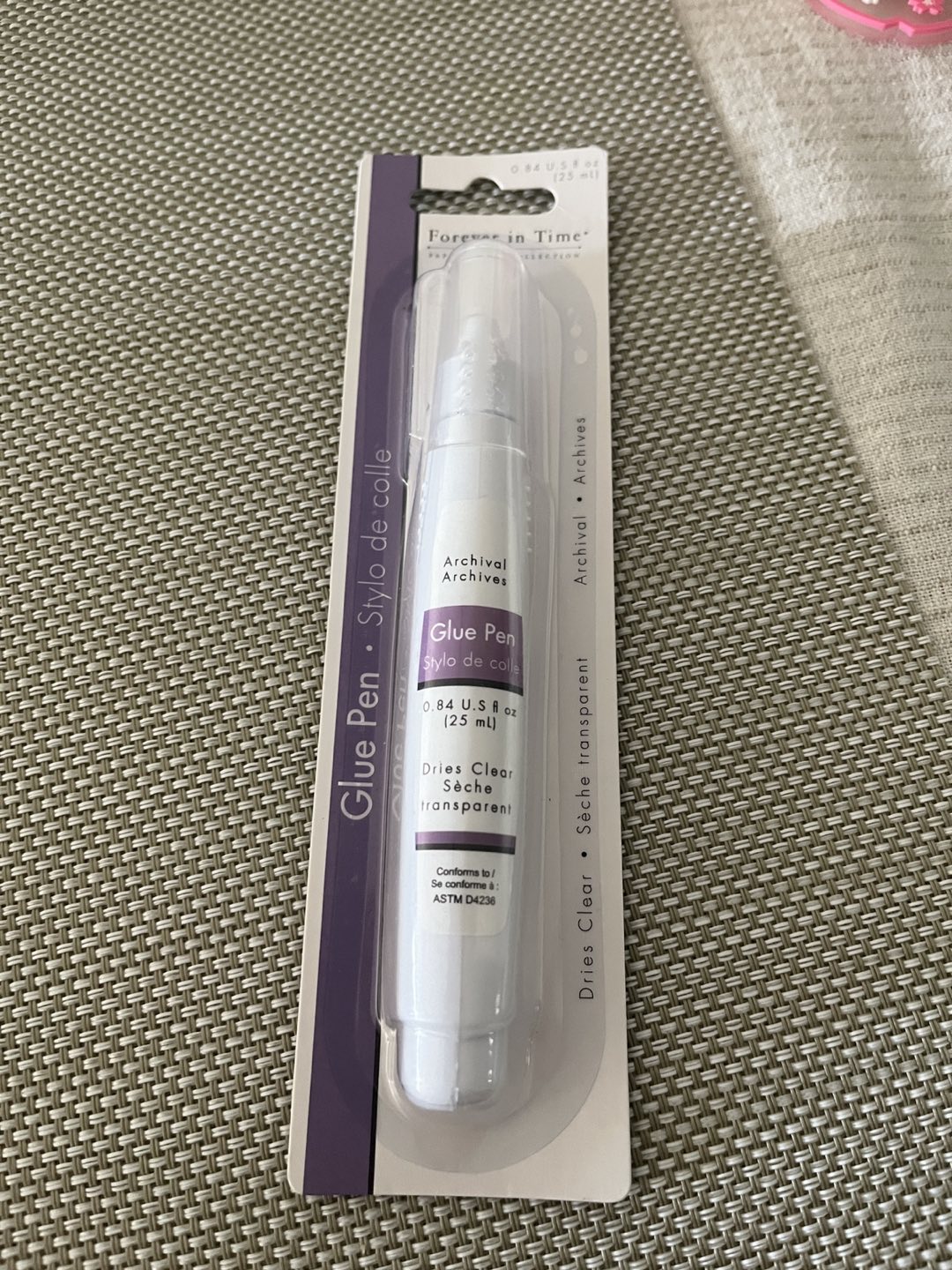 Glue pen thumbnail